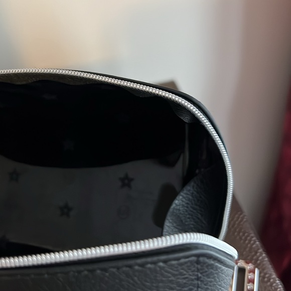 DIOR BEAUTE make up bag and more - Picture 8 of 9